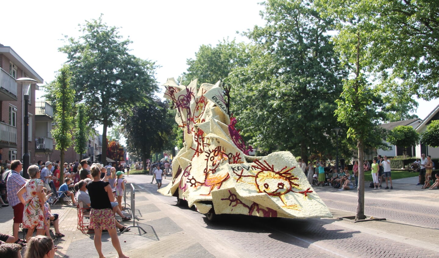 6kamp met 'Kopvoeters'. Foto: Annekée Cuppers