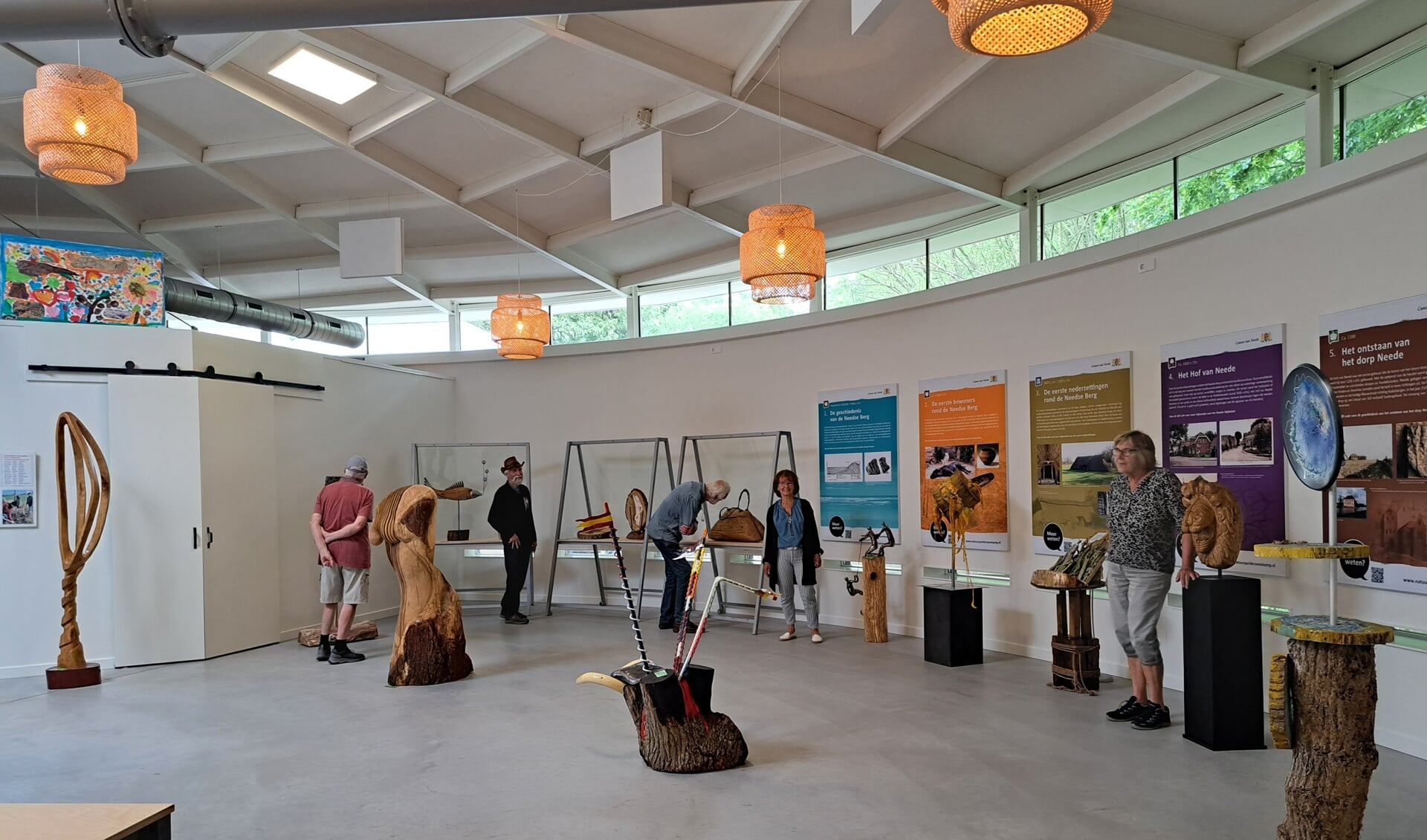 De expositie 1 Eik & 14 Kunstenaars gaat naar de volgende halte. Foto: PR
