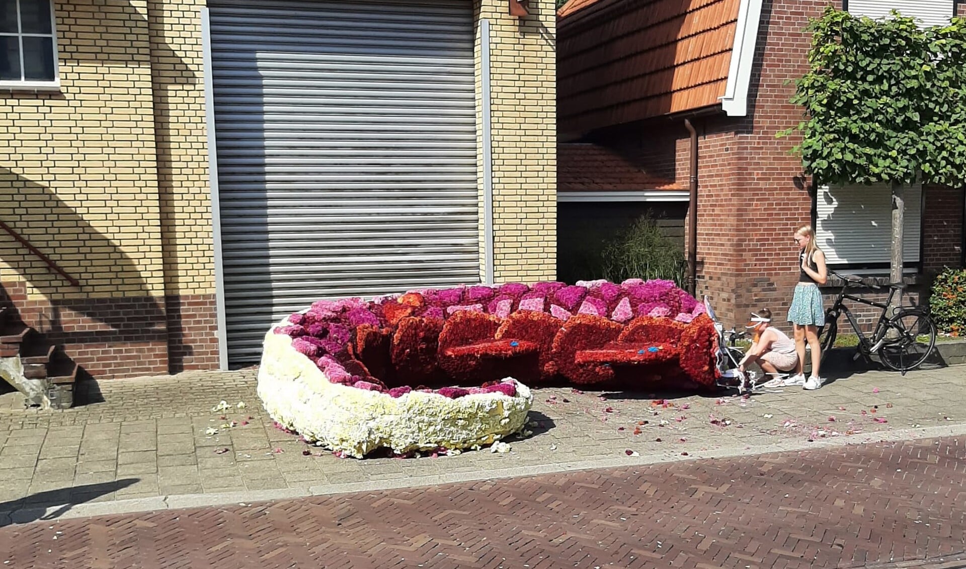Het bewuste staartstuk dat afbrak, op de plek waar het naar toe werd gesleept. Foto: Corsogroep Lansink-Bluiminck