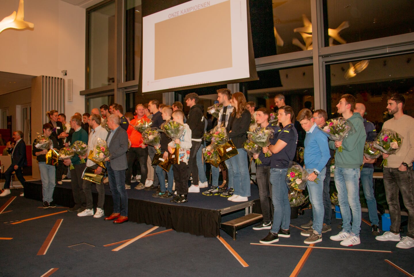 Sporters van Bronckhorst worden gehuldigd. Foto: Liesbeth Spaansen