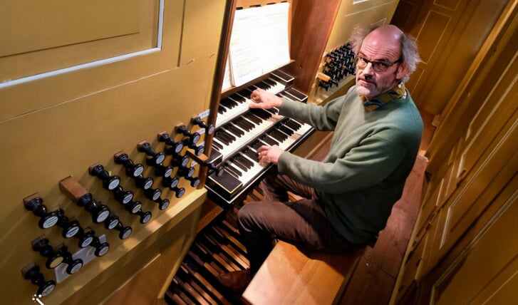 Johan Luijmes op orgel. Eigen foto