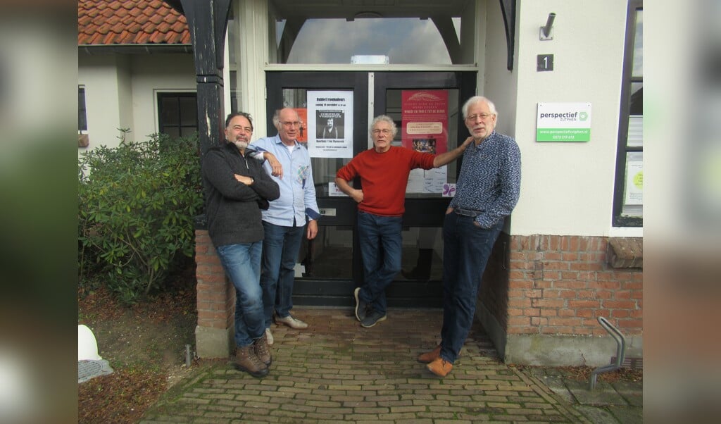 De Bubbeltroubadours brengen niet alleen de muziek van Vreeswijk, maar ook korte anekdotes uit zijn leven. Foto: PR