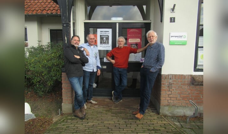 De Bubbeltroubadours brengen niet alleen de muziek van Vreeswijk, maar ook korte anekdotes uit zijn leven. Foto: PR