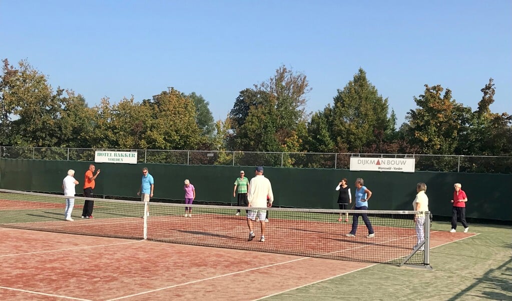OldStars tennis op de tennisbanen in Vorden. Foto: Karin ten Heggeler