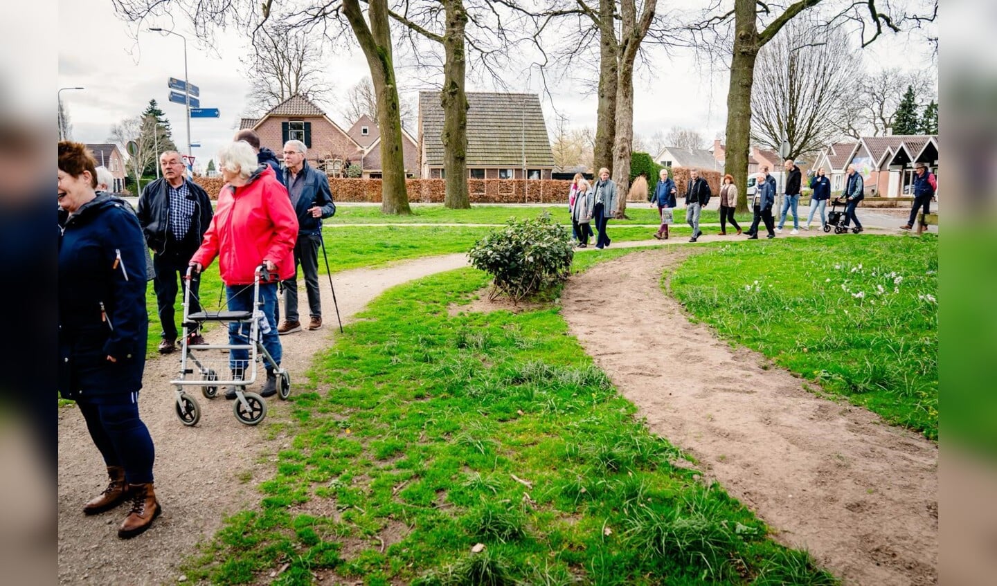 Huurders, omwonenden en partners werden uitgenodigd om deze mijlpaal te vieren. Foto: Kijk-Kunst Fotografie