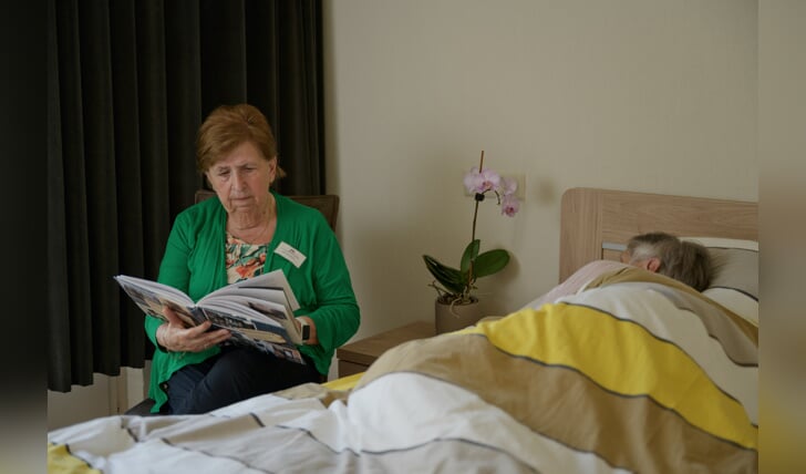 Wilma werkt als vrijwilliger bij Hospice De Lelie. Foto: Daniel Hoitink fotografie & video