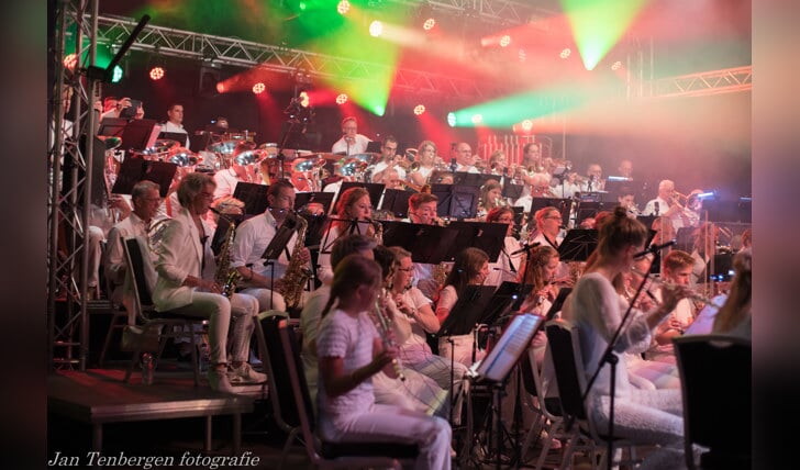 Het harmonieorkest van Excelsior. Foto: Jan Tenbergen