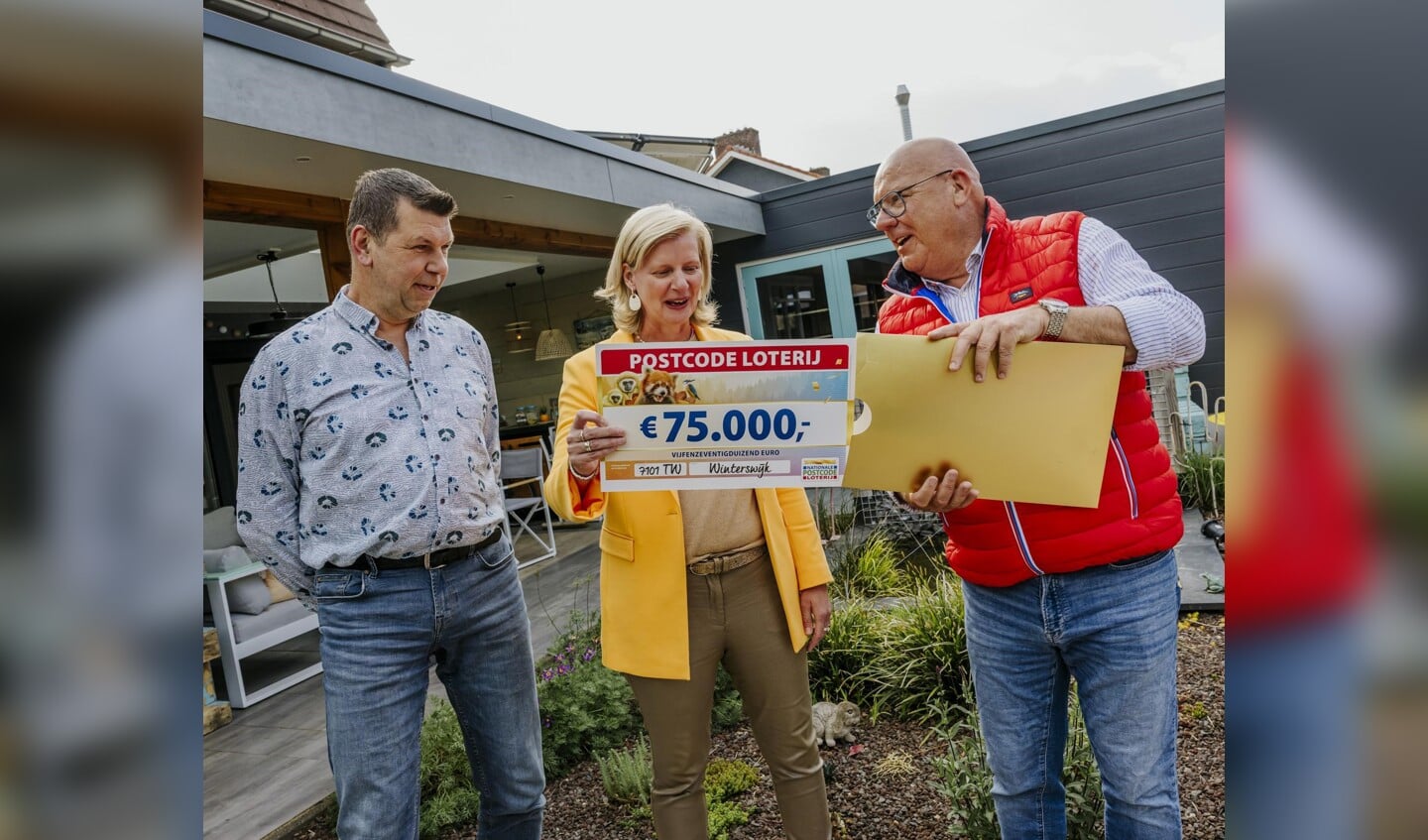 Natasja en Marcel spelen mee met drie loten, daarom winnen zij 75.000 euro. Foto: Amy van Leiden