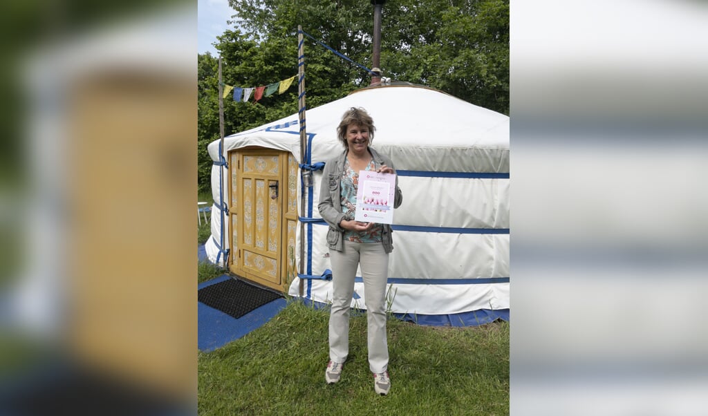 Natasja Kardos van het Land van Kempers in Geesteren voor haar B&B-yurt. Foto: PR