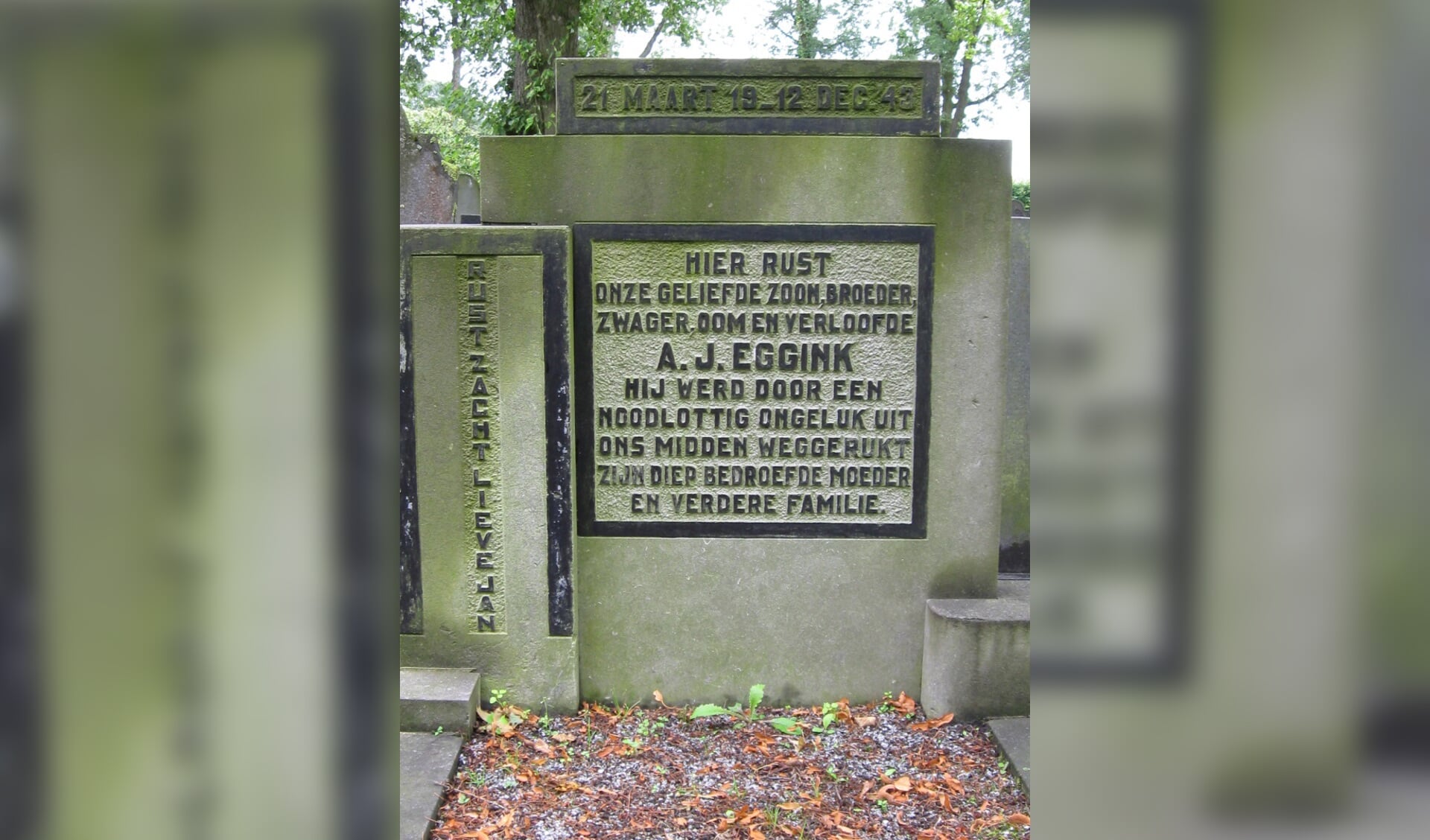 Het graf van wachtmeester Jan Eggink op de begraafplaats in Ruurlo. Foto: Arjen van Gijssel