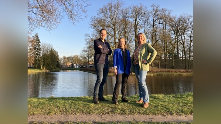 SImon Putman, Berit Weg en Sonja Peterse gaan de samenwerking vorm geven in beide gemeenten. Foto: PR