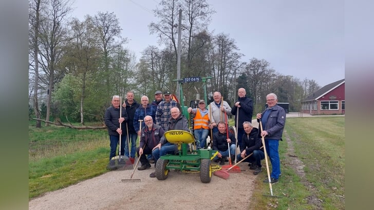 Vrijwilligers Club Barlo (VCB) bij de uitvinding Padlos. Foto: Karin Stronks