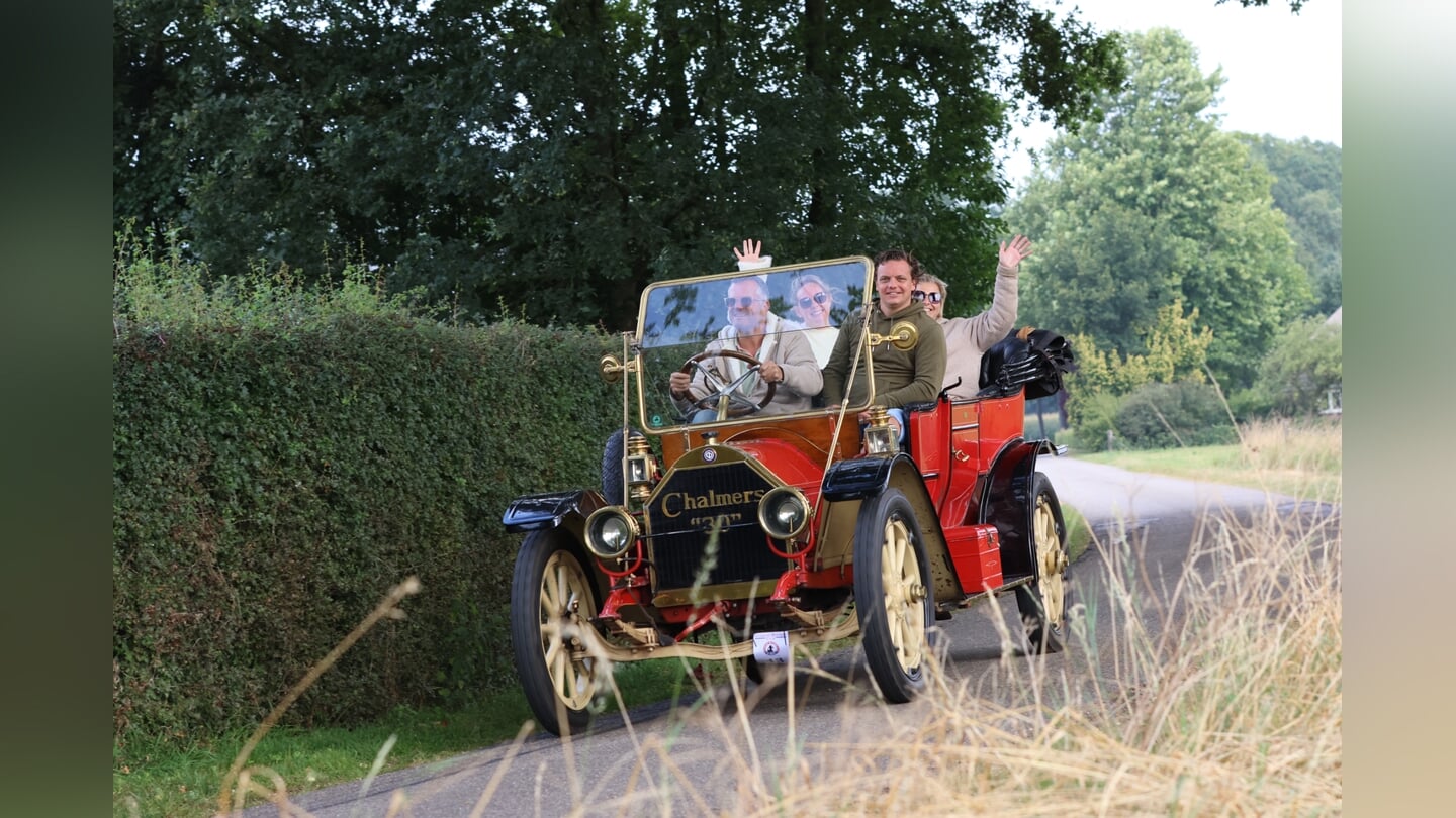 Ook was er ruimte voor een auto uit 1910, een 'Chalmers 30'. Foto: Henk Teerink 