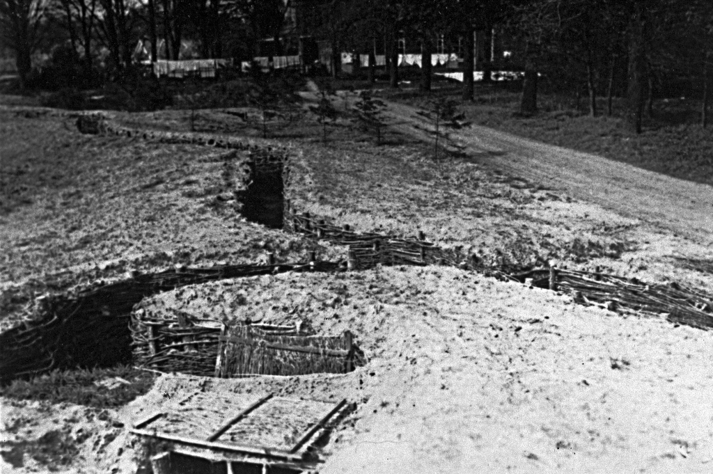Duitse loopgraven op het terrein van het Groot Graffel Foto: Collectie Regionaal Archief Zutphen
