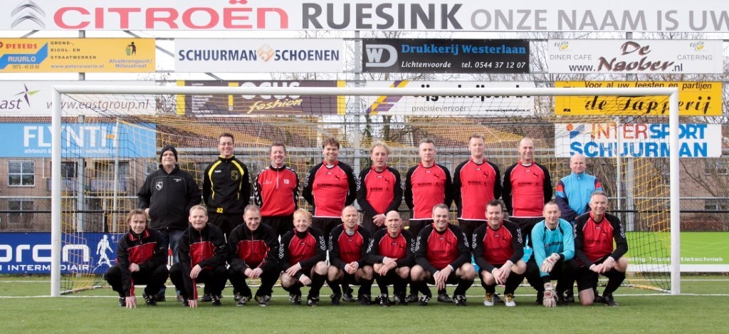 Het elftal van VV Ruurlo 1 uit het seizoen 1994-1995.