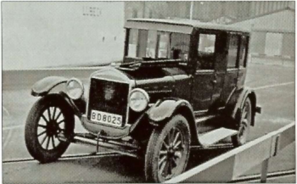 De T-Ford Lizzie waarmee hij van Zweden naar Nederland reed. Foto: eigen foto