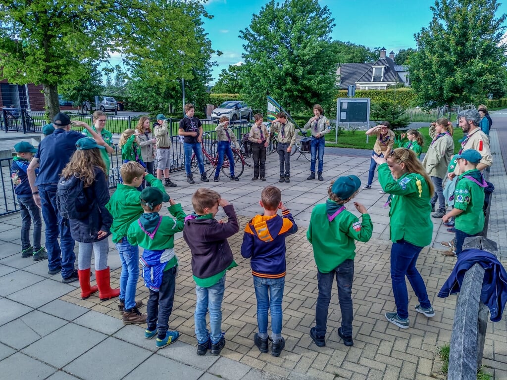 Welpen en scouts van Scouting Sweder van Voorst houden regelmatig een gezamenlijke opkomst. Foto: Jesse Oukes