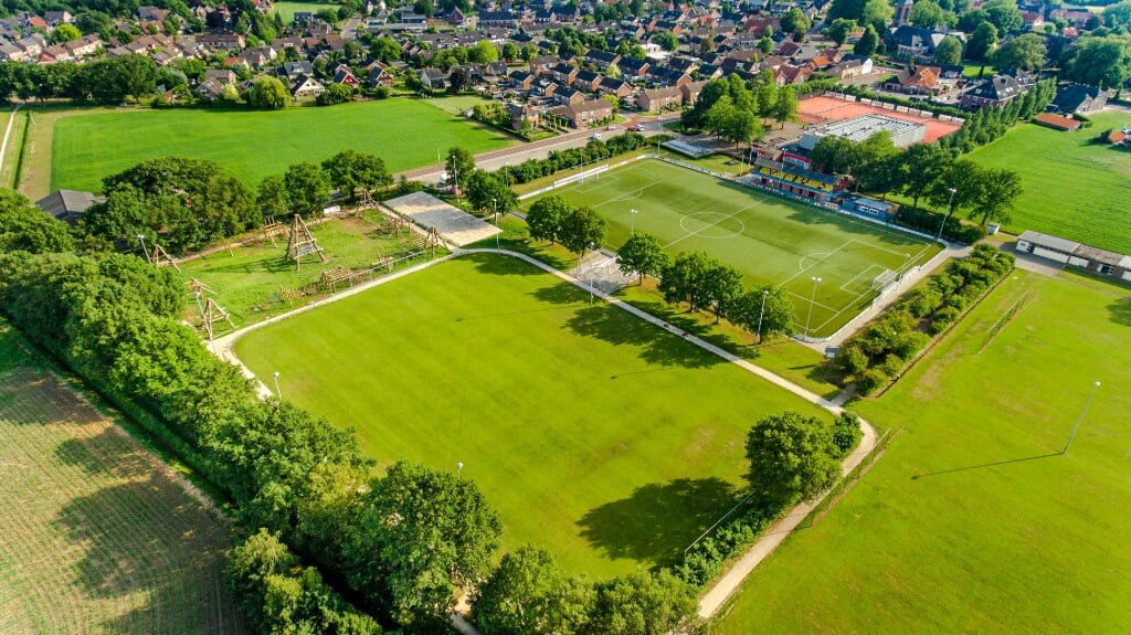 Een bovenaanzicht van sportpark de Sonders.