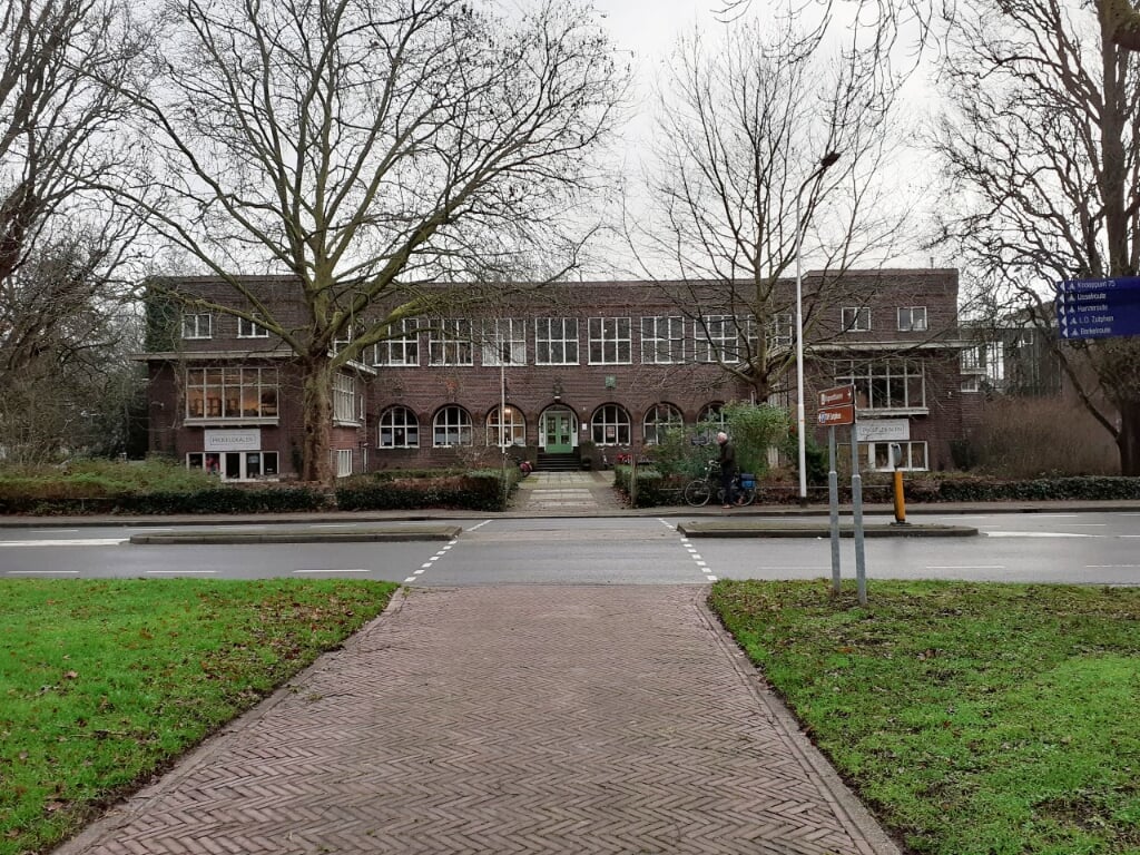Vakschool voor meisjes uit 1921 aan het Vispoortplein 16 te Zutphen. Foto: Alize Hillebrink