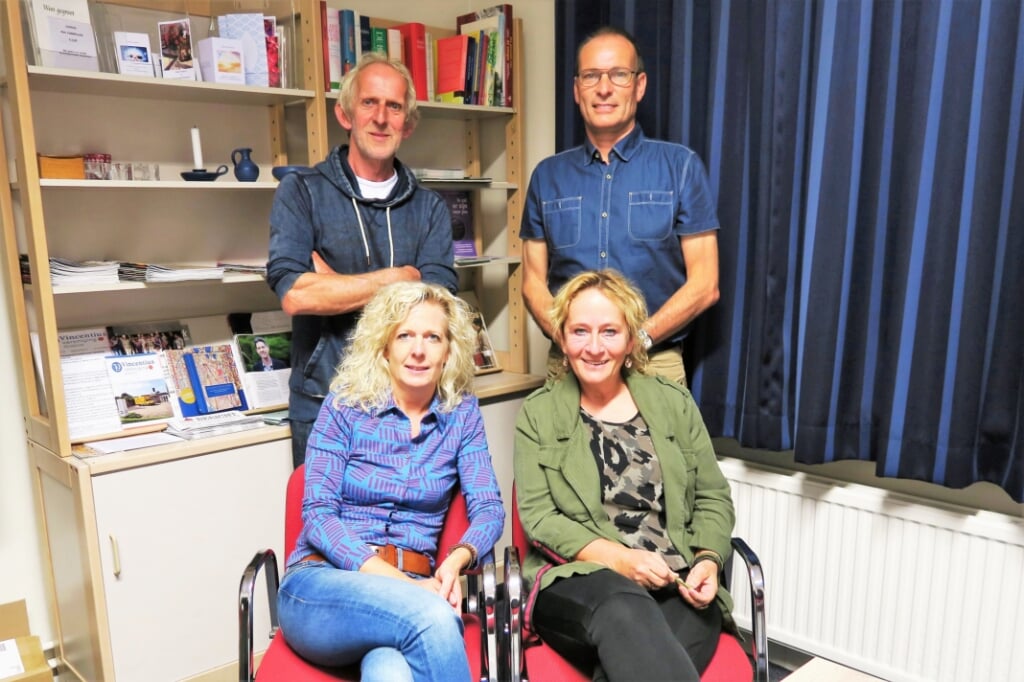 De initiatiefgroep, bestaande uit Harry Geverinck, René Klein Gunnewiek, Evelyn te Morsche en Ivonne Borgijink. Foto: Theo Huijskes