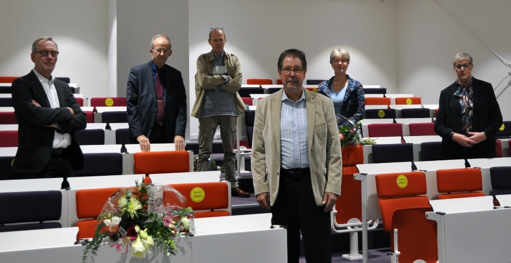 De instelling van de nieuwe Cliëntenraad voor het SKB. V.l.n.r. René Buenk, Raymund Roos, Johan Winkelhorst, Jim Boester, Joke Ellekamp en Jopie van Rossum. Foto: PR