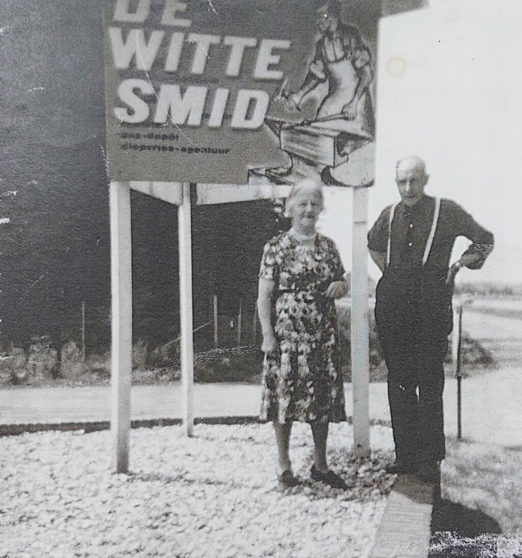 De oprichter van De Witte Smid, Jan Koop met zijn vrouw Anna Koop-Loman. Foto: Archief De Witte Smid