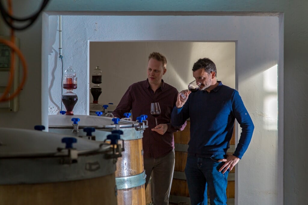 Derrick en wijnmaker Diego Fernández Pons. Foto: PR