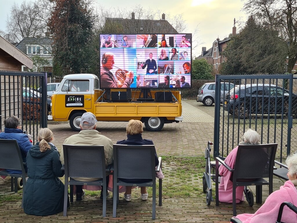 Er werden boodschappen overgebracht met een videoscherm. Foto: Actief Winterswijk
