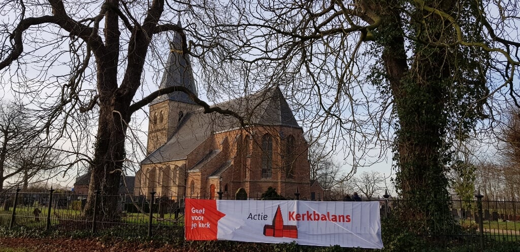 De St.Joriskerk in Drempt met de actie banner. Foto: Jan Bruil