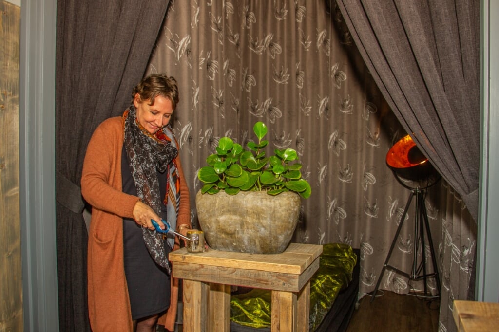 Rianne van der Wal heeft haar 24-uurs rouwkamer in het Heidehuus in Halle-Heide. Foto: Liesbeth Spaansen