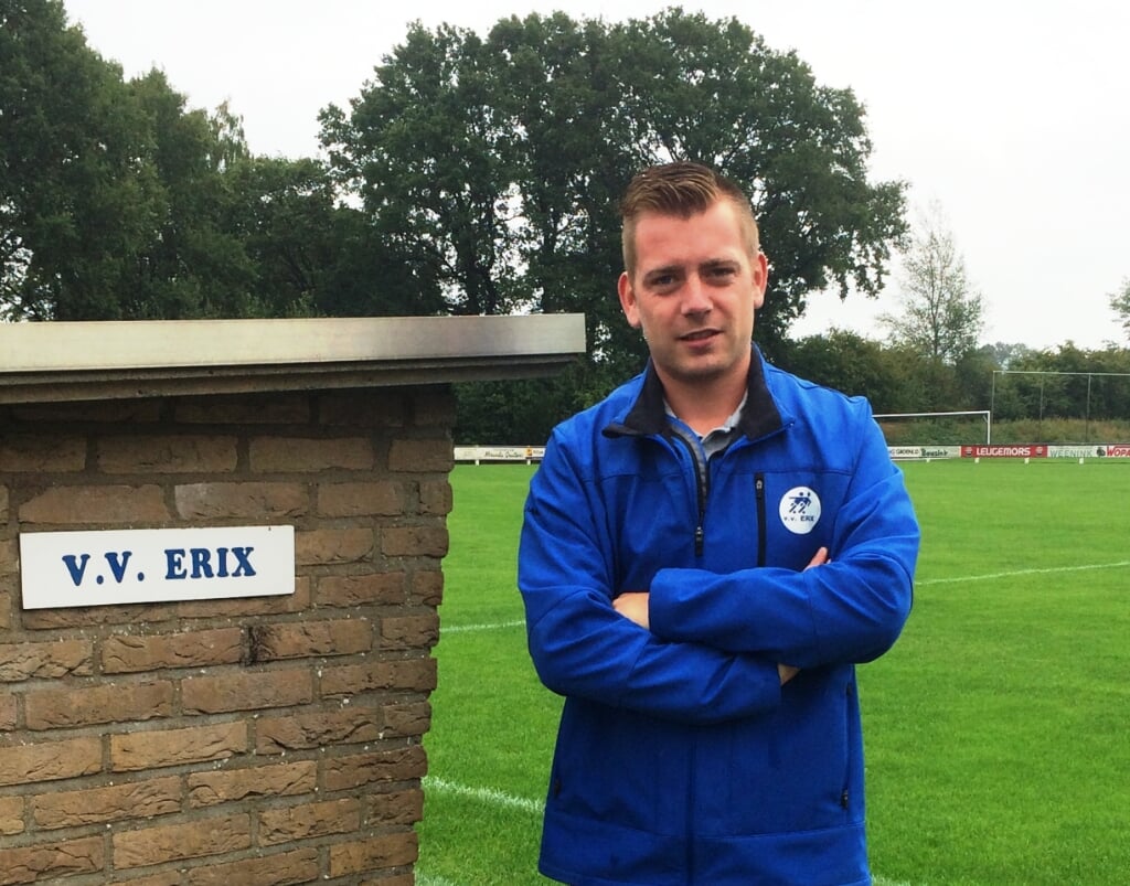 Mick Hermsen blijft langer verbonden aan de voetbalvereniging uit Lievelde. 