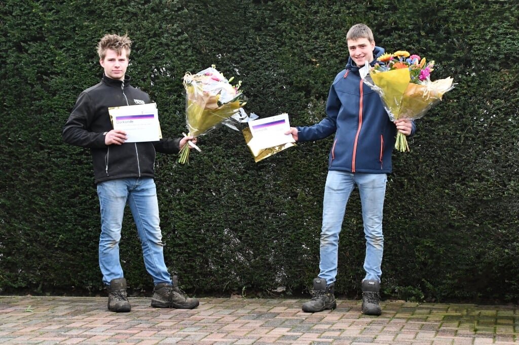 Niels Kappert (l.) en Luke Hoogkamp: 3e NK indoor jeugd onder 23, touwtrekken. Foto: PR