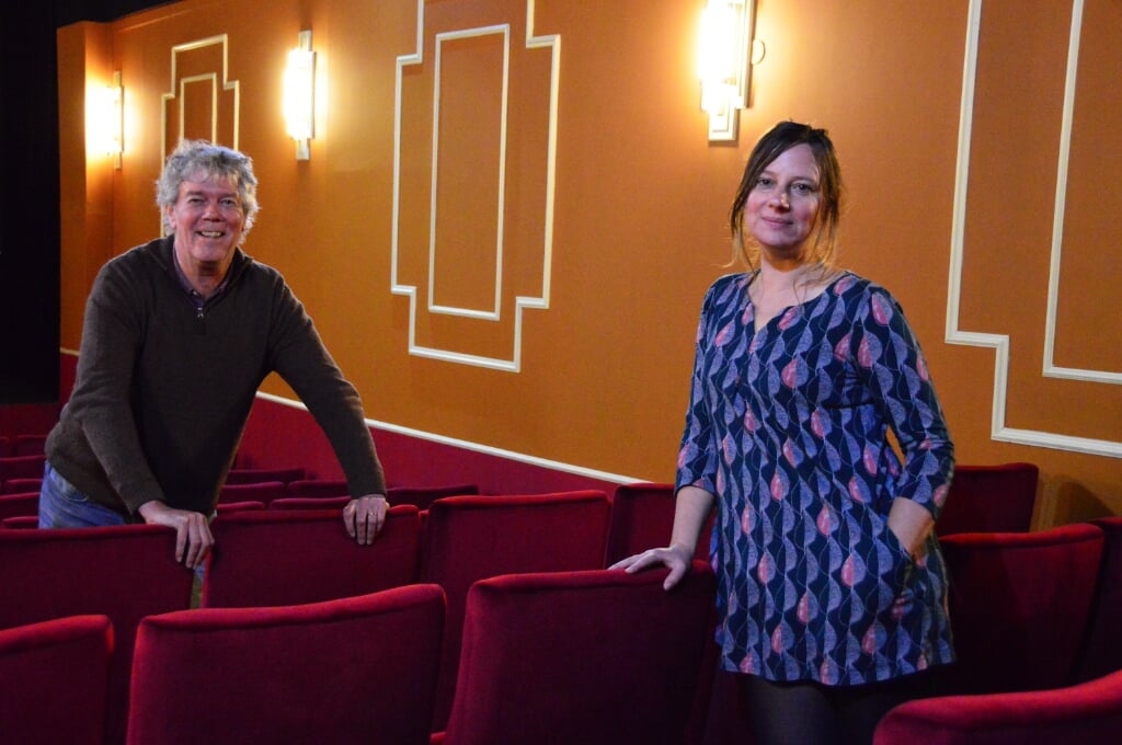 Hans Heesen en Helmie Stil verheugen zich op het Poëzie Filmfestival dat op zaterdag 6 november plaatsvindt in Filmhuis Luxor in Zutphen. Foto: Alize Hillebrink