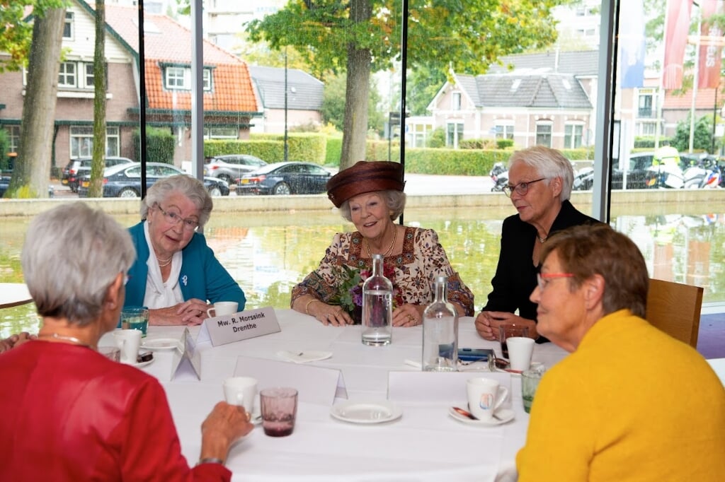 Op bezoek bij prinses Beatrix. Foto: PR/Vrouwen van Nu Nederland