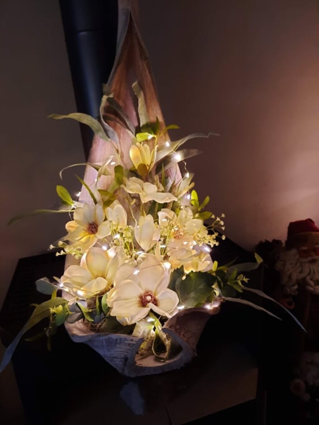 Een bloemstuk gemaakt met zijden bloemen. Foto: Hobbybeurs