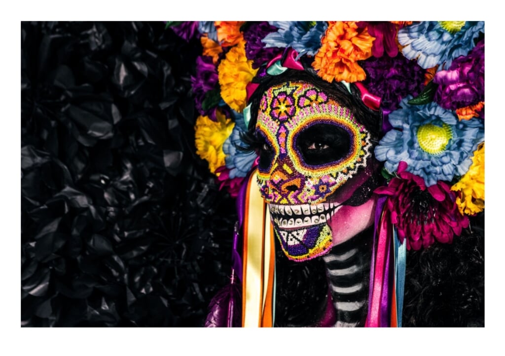 Zuid-Amerikaans masker.  Foto: Fer Gomez (Unsplash)