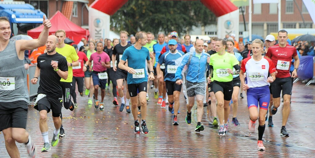 De start van de Marathon Nationaal Landschap Winterswijk. Foto: Marco Lobeek