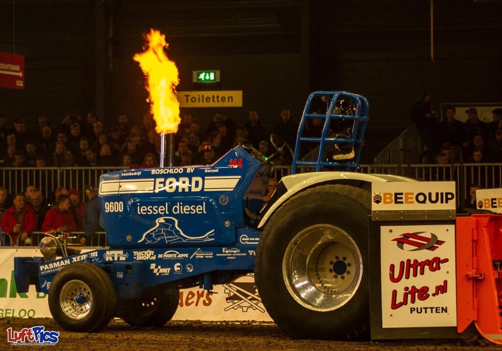 De blauwe Ford van Team Iessel Diesel. Foto: Luft Pics
