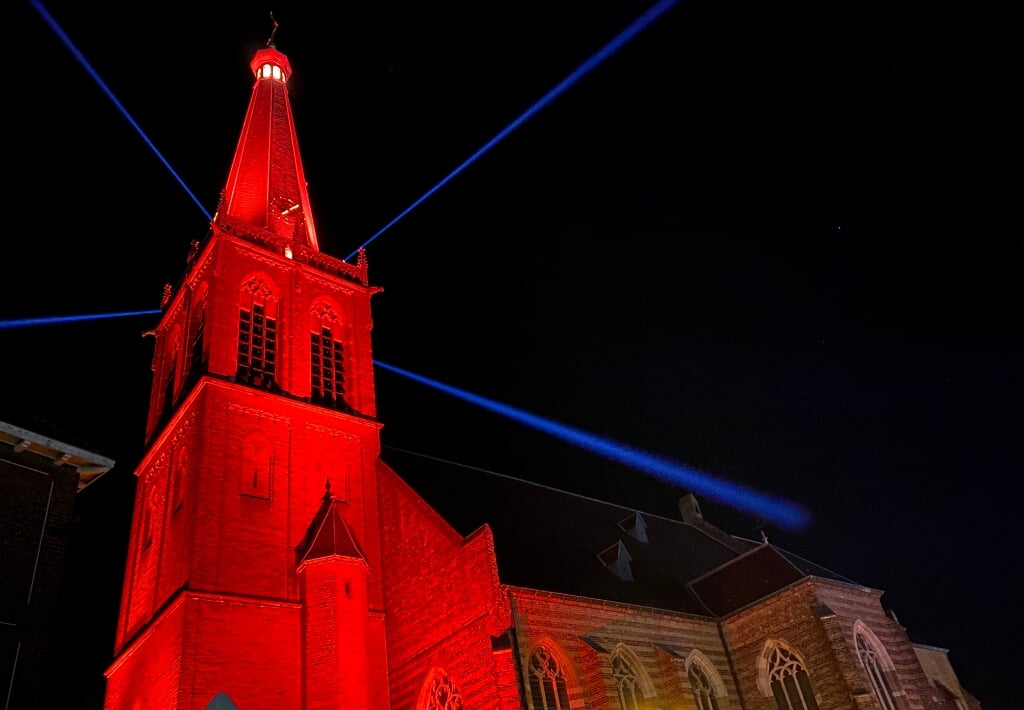De verlichte Catharinakerk. Foto: PR