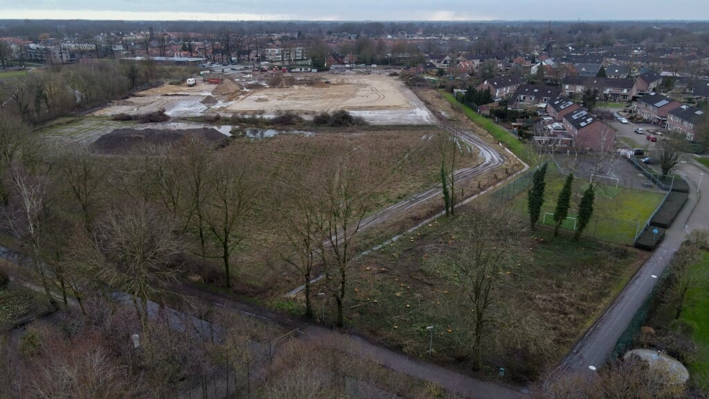 Bouwproject Oldenhuis met rechtsonder op de foto het restant van het bosje dat door de aannemer werd gekapt. Foto: Marcel Houwer/archief Achterhoek Nieuws