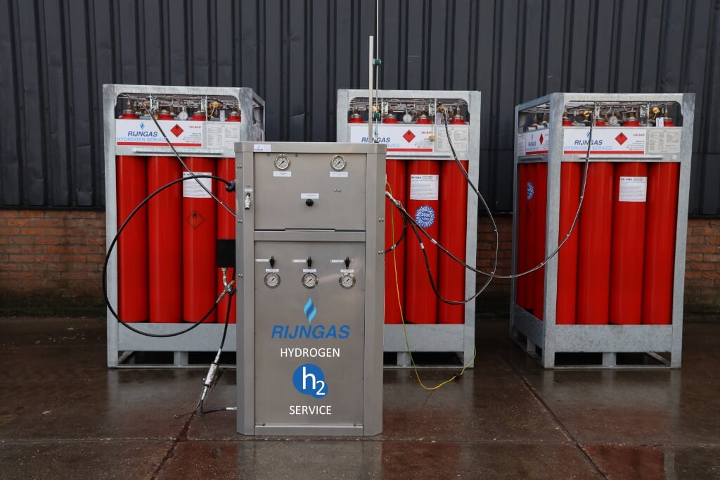 Het Waterstof Cascade Vulsysteem, zoals dat bij een klant geplaatst kan worden. Foto: Rijngas