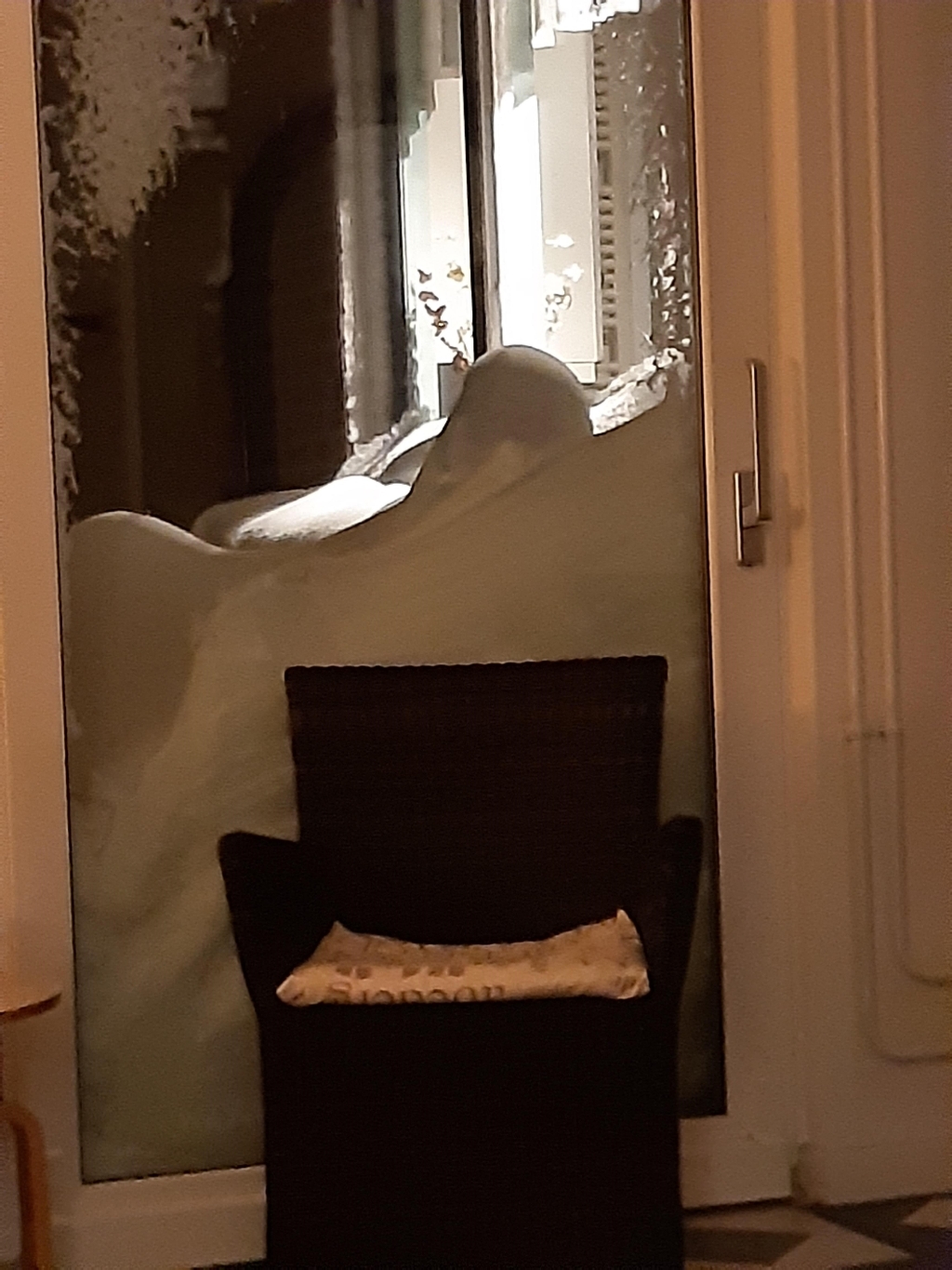 Beetje sneeuw voor het raam. Foto: Ria te Plate