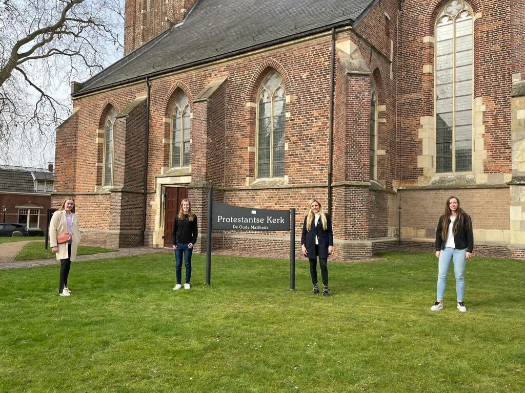 De projectgroep. Van links naar rechts: Hanna Landeweerd, Daniëlle van Coeverden, Malou Oude Alink, Thirza Hoithink. . Foto: PR