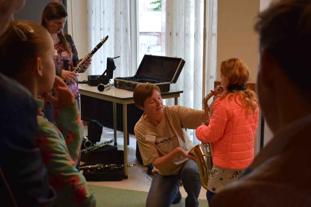 Tijdens het open huis kon iedereen kennis maken met de instrumenten. Foto: PR