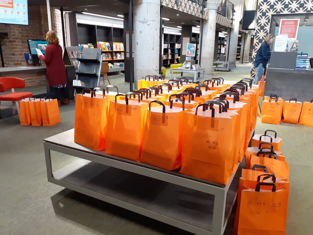Verrassingsboekentassen in de bibliotheekvestiging in Zutphen. Foto: Alize Hillebrink