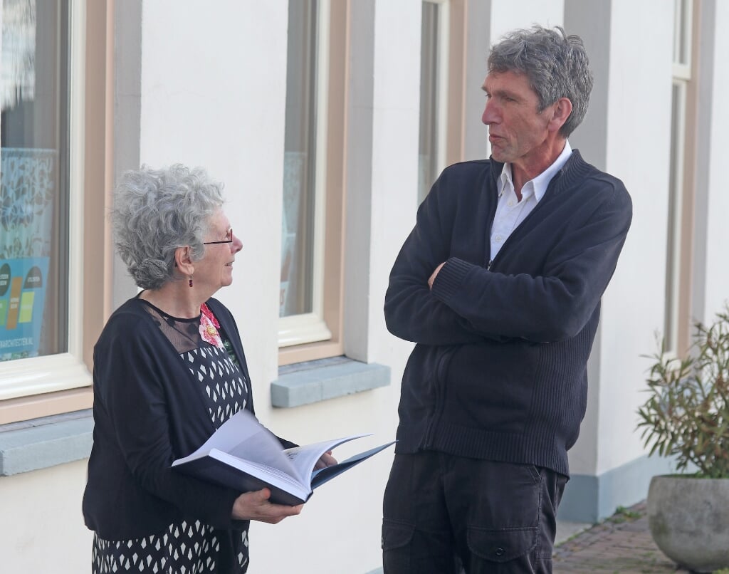 Manja Pach en Peter Kooij in gesprek over het nieuwe boek. Foto: Sander Grootendorst