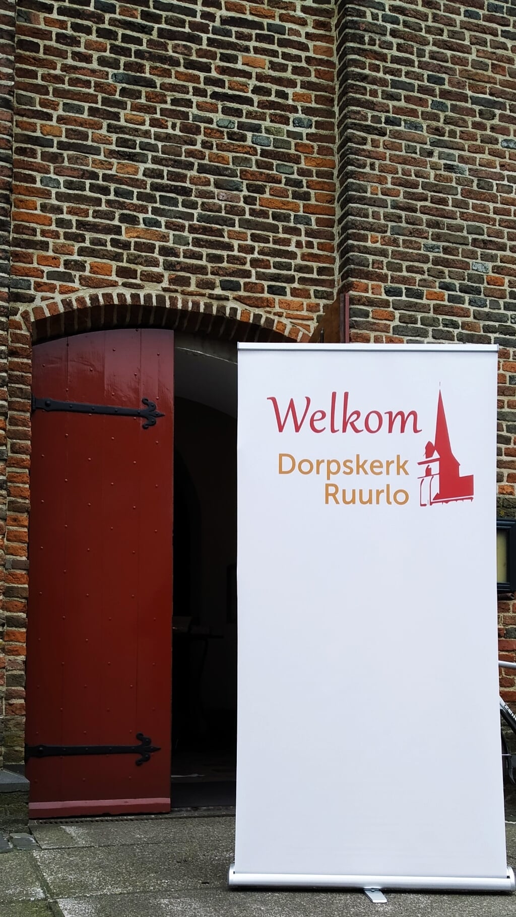 In de maanden juni tot september staan de deuren van de zevenhonderd jaar oude Dorpskerk elke zaterdagmiddag open. Foto: PR