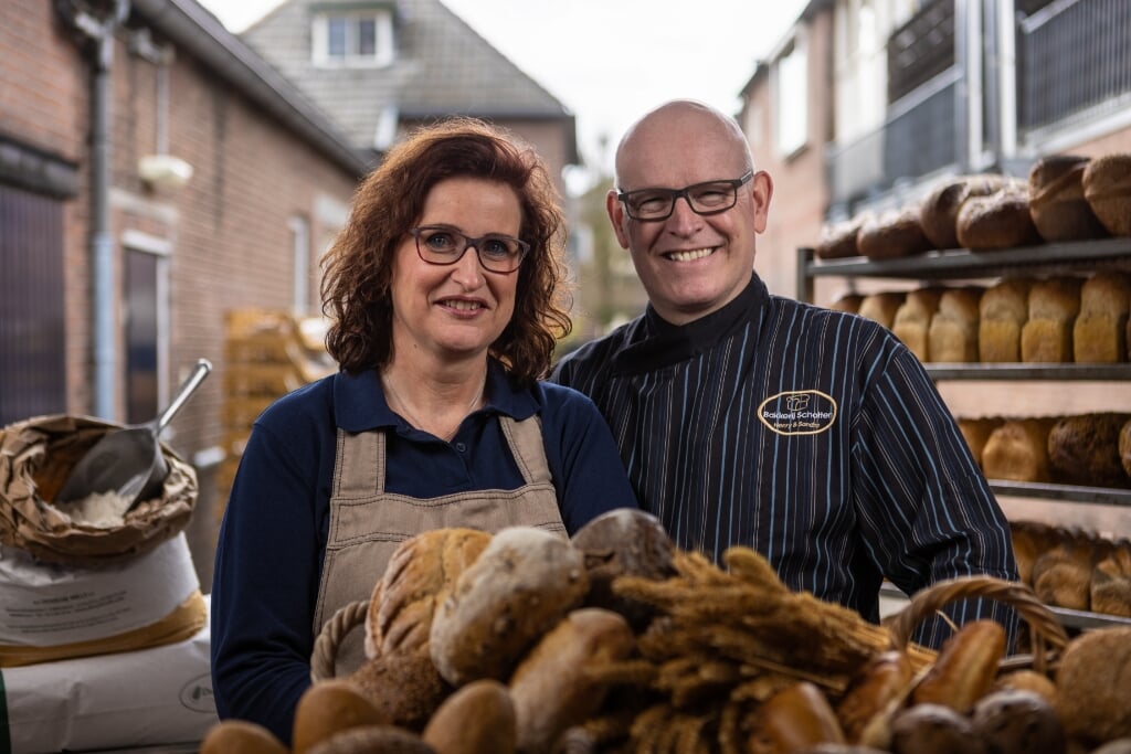 Sandra en Henry Scholten vieren met hun Bakkerij Scholten het 25-jarig jubileum. Foto: Studio Chevalking
