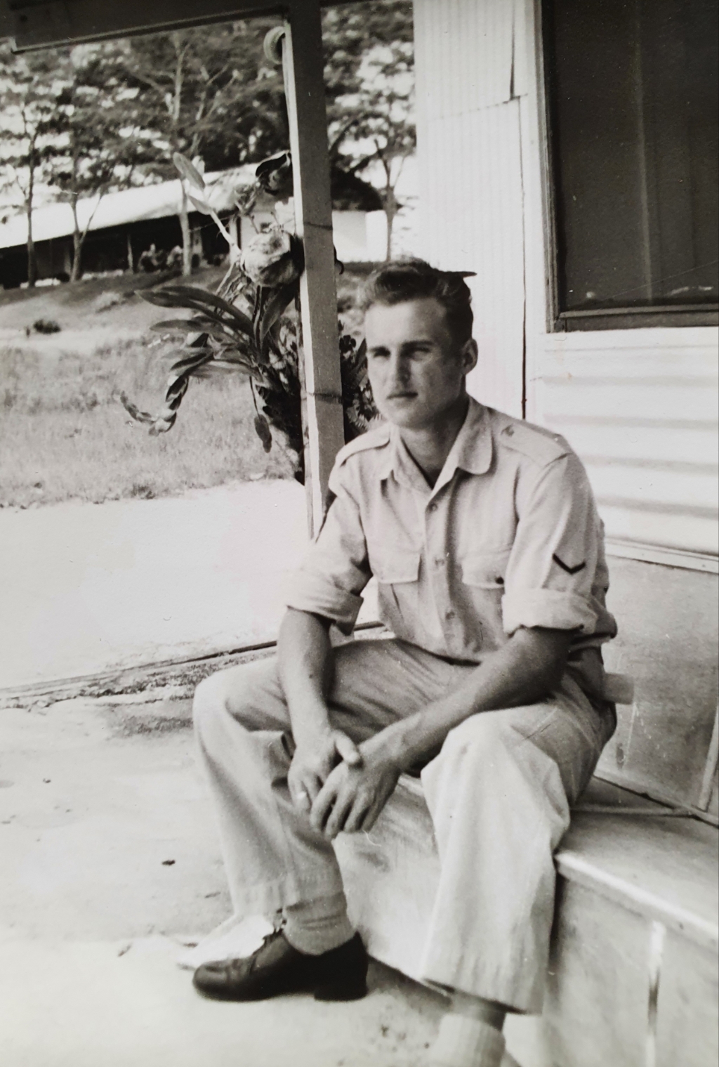 Antoon te Brake tijdens zijn dienst in Nieuw Guinea. Eigen foto