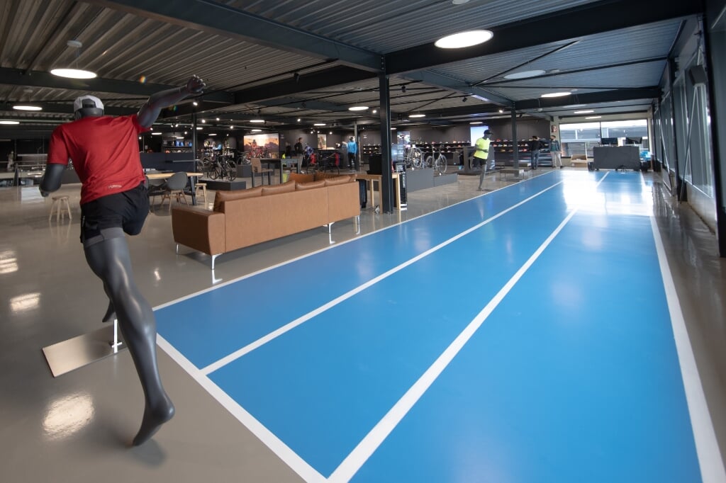 De indoorbaan die gebruikt wordt voor het vastleggen van de loopbeweging voor een juiste keuze van schoenen. Foto: PR